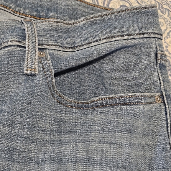Levi's 311 Shaping Skinny Capri Jeans Plus Size 18W Light Wash Denim Zip 5Pocket - Picture 5 of 15